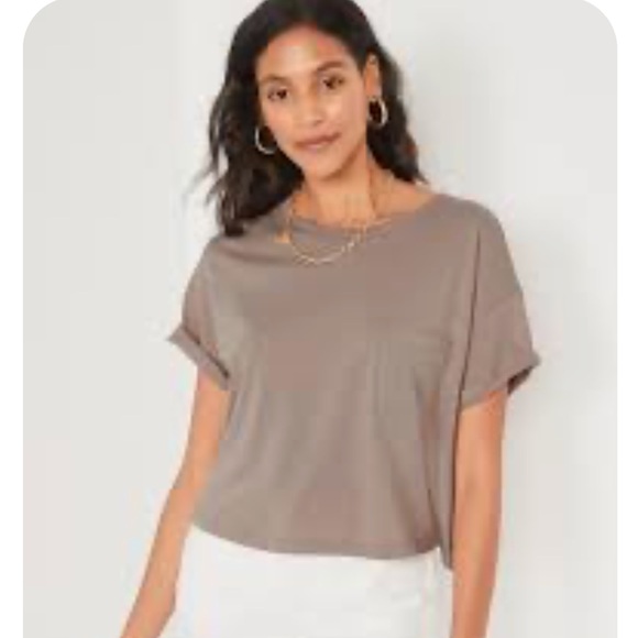 Old Navy Oversized Cropped Pocket T-Shirt in Mollusk - Picture 3 of 12